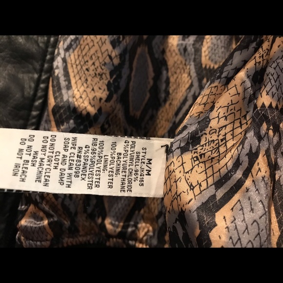 Sharp Looking Jacket - Picture 5 of 6